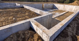 Ленточный фундамент Гуково цена от 2696 руб.